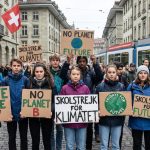 Jugendliche bei Fridays for Future Klimaprotest in der Schweiz