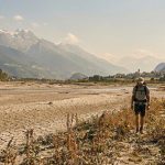 Klimawandel Auswirkungen Schweiz ausgetrocknetes Flussbett Hitzesommer